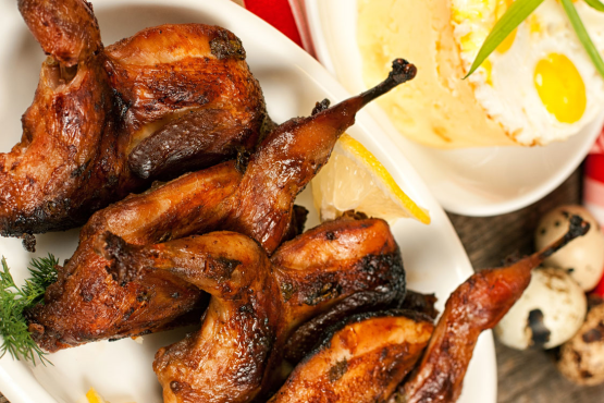 Codornizes grelhados